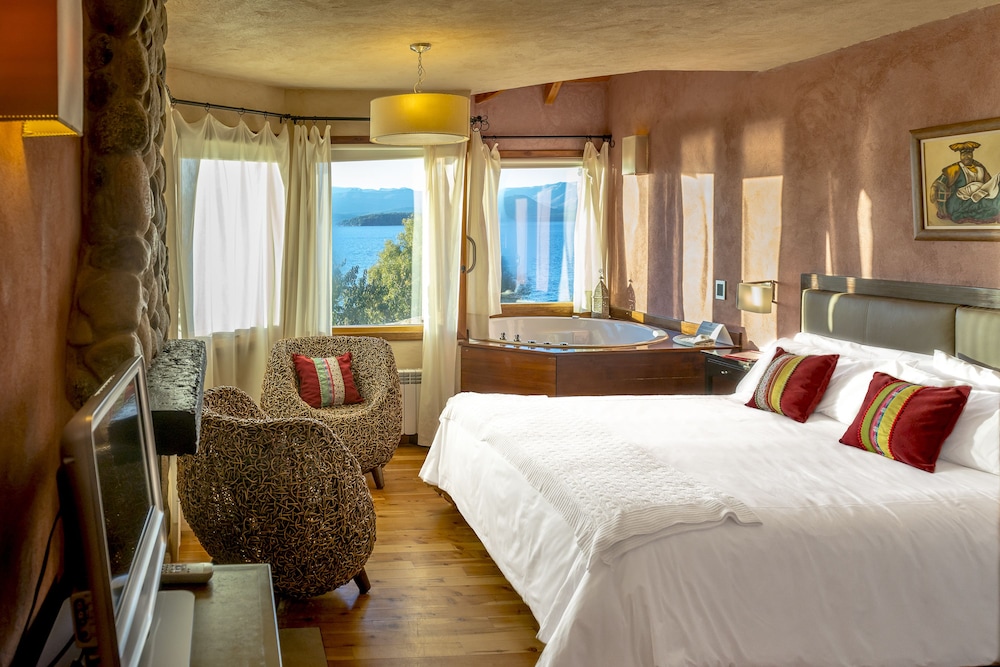 Lirolay Suites 15/46