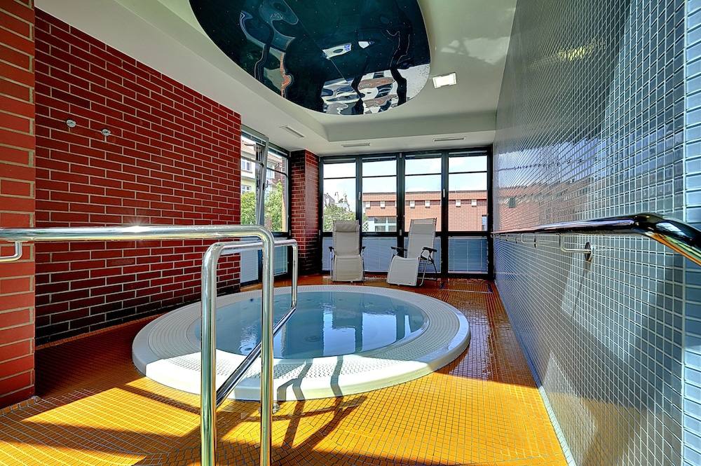 ST JOSEPH ROYAL REGENT SPA & WELLNESS 12/30