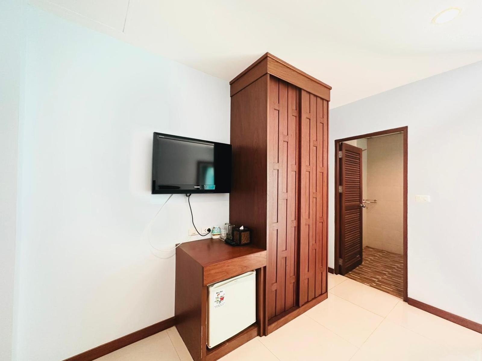 Cokoon Deva Patong Hotel 35/38
