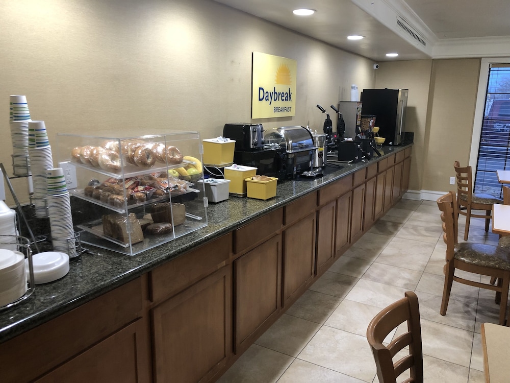 Days Inn By Wyndham Casper 33/47