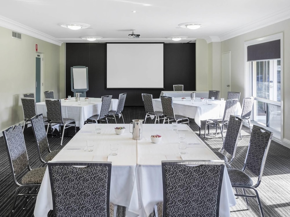 Mercure Wagga Wagga 36/50