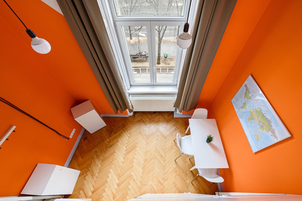 Avenue Hostel 5/50