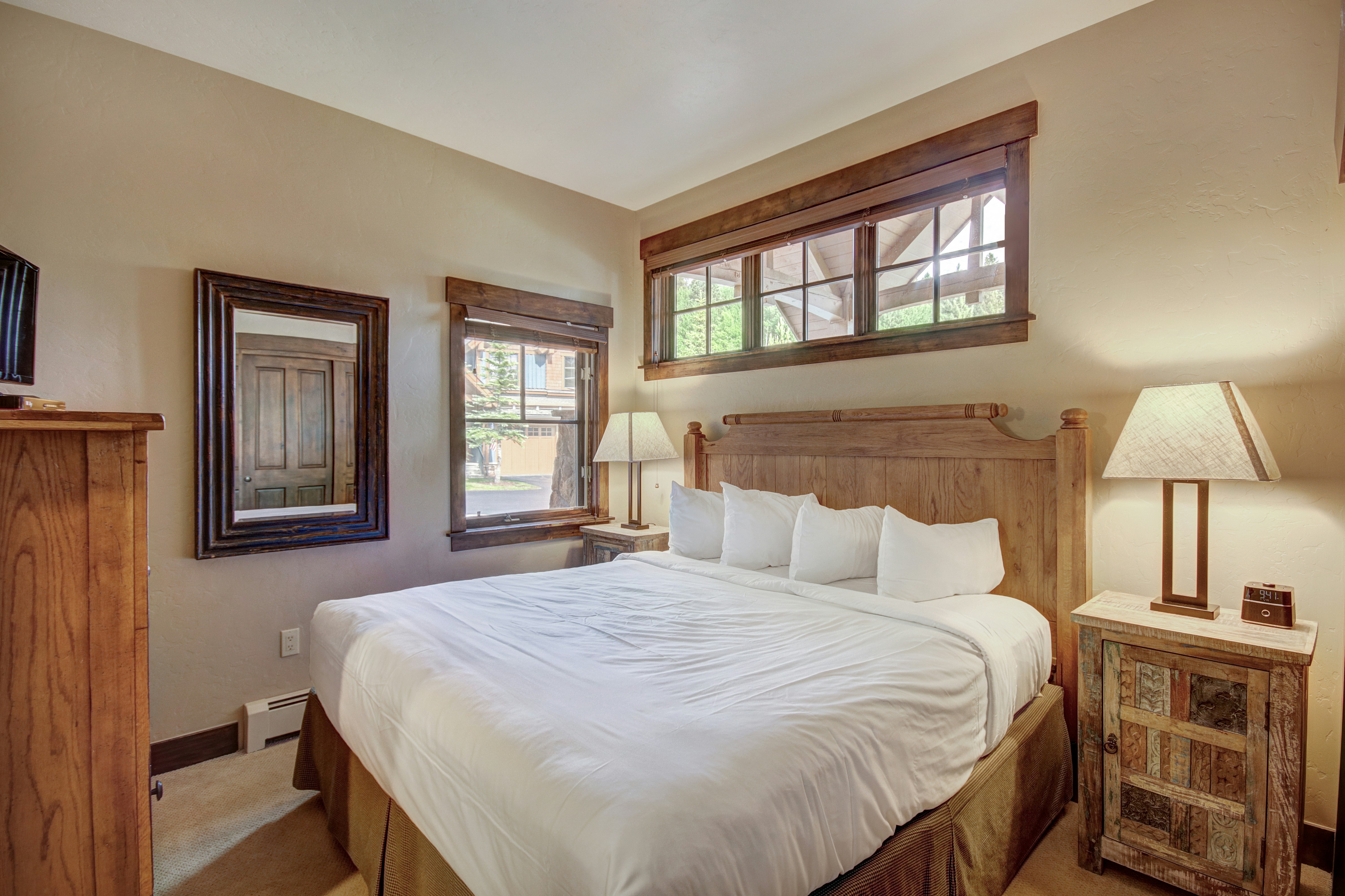 3 Bedrooms, Town House