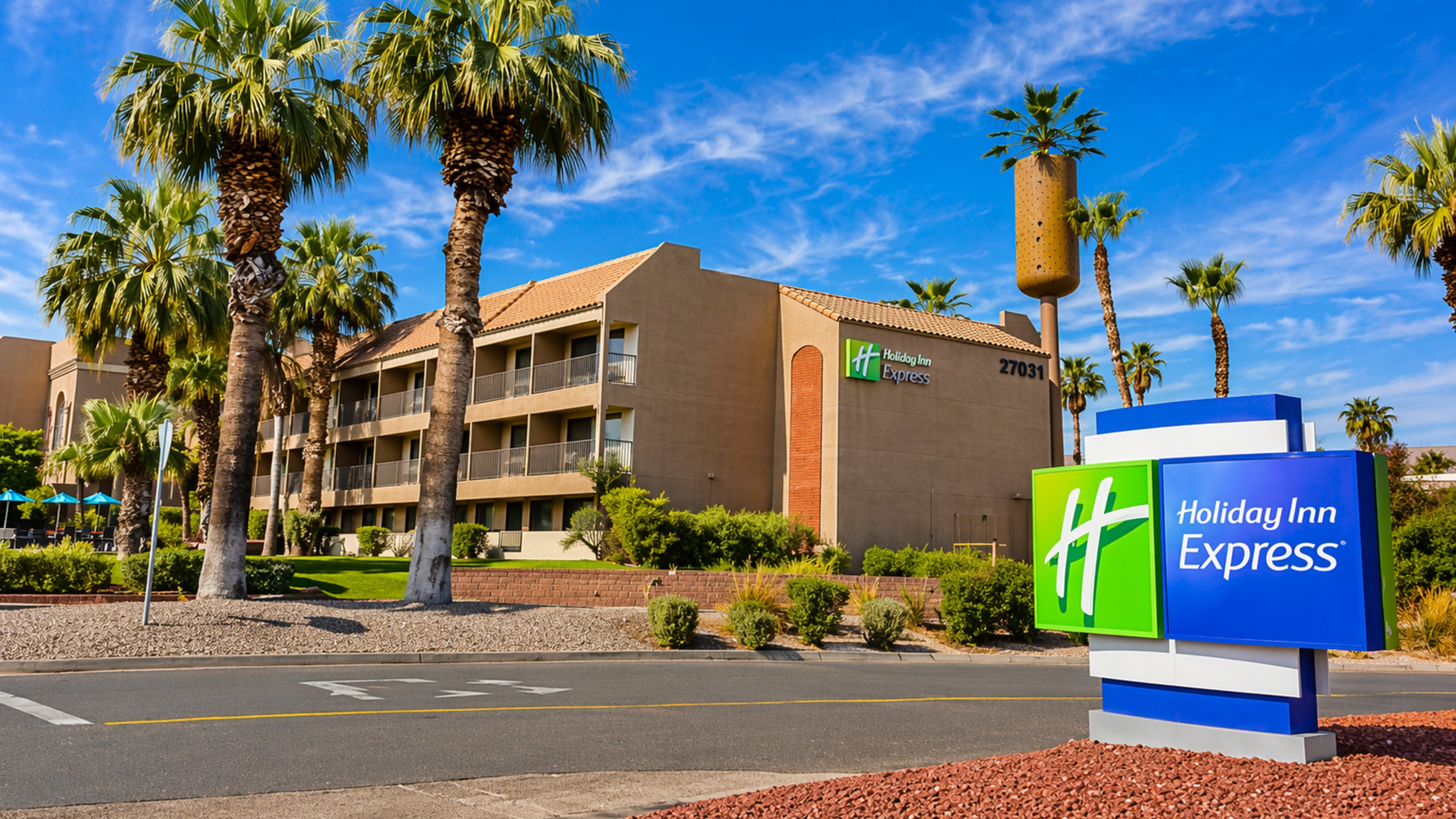 Holiday Inn Express Palm Desert 70/78