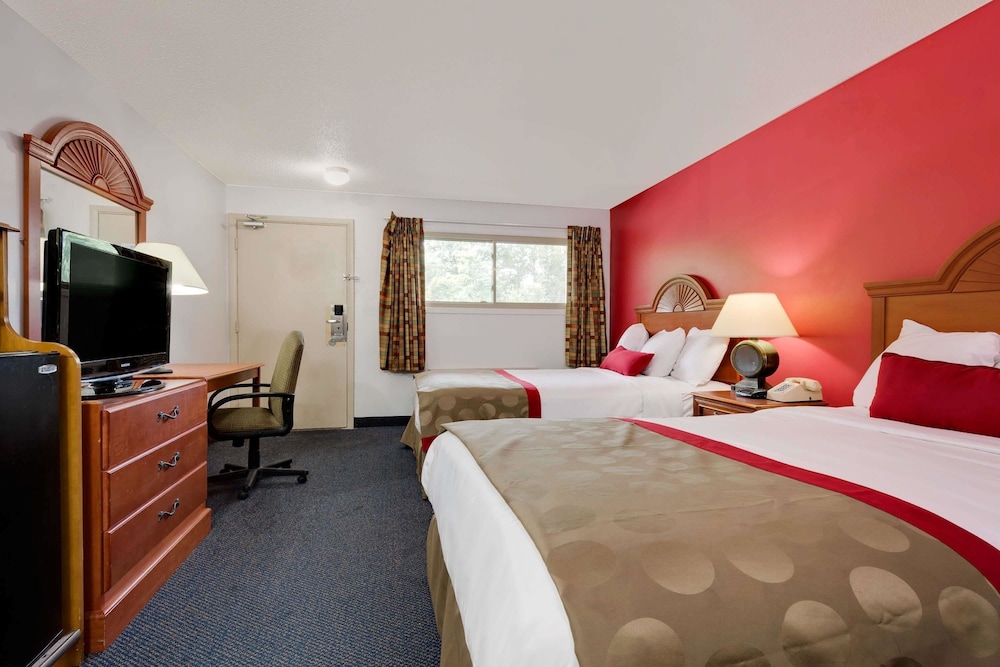 Ramada by Wyndham Cleveland Airport West 20/35