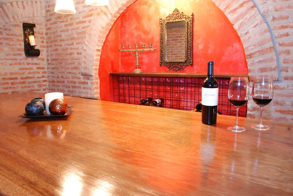 Miravida Soho and Wine Bar 60/87