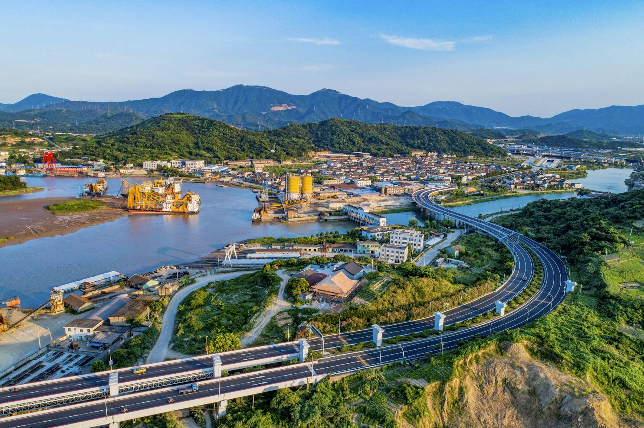 Hualuxe Ningbo Harbor City 43/45