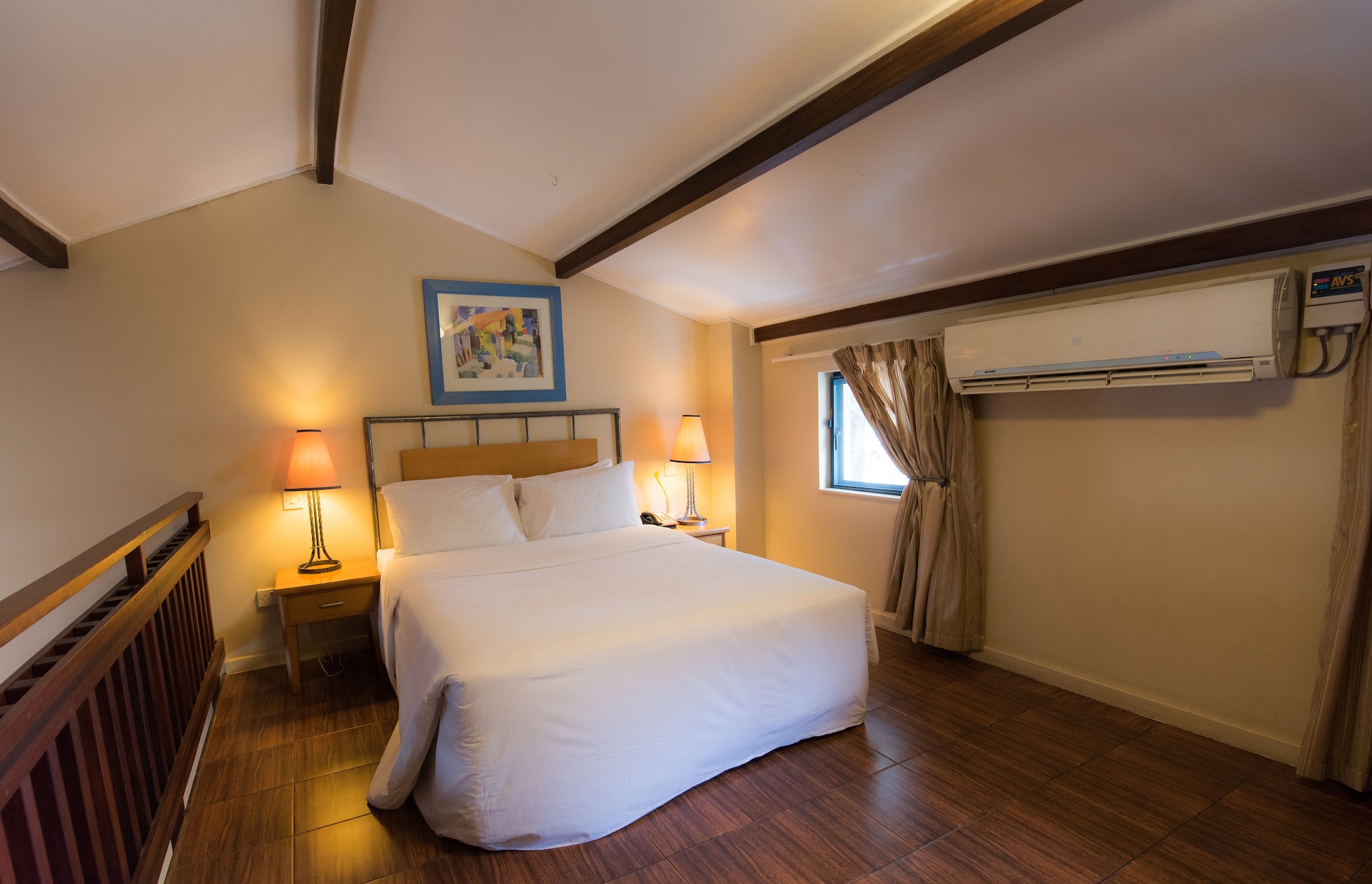 1 BEDROOM, LOFT