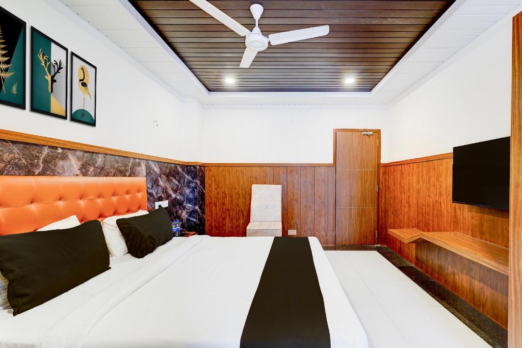 Hotel Grand Orchid 22/38
