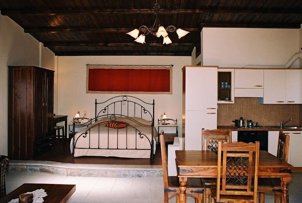 Aetovigla Guest Houses 21/30