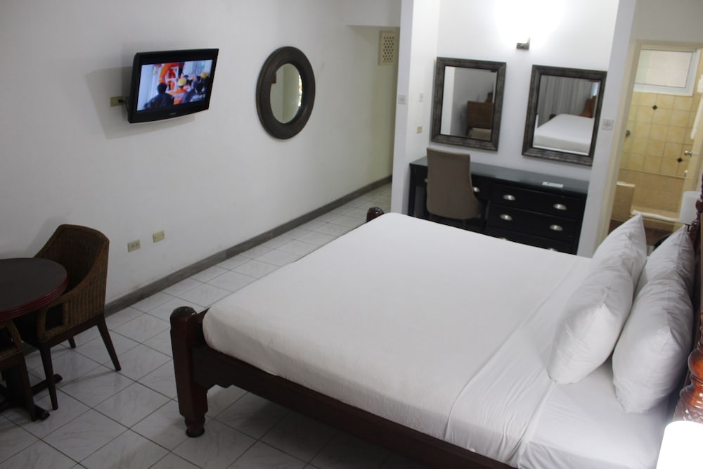 Altamont Court Hotel 26/73