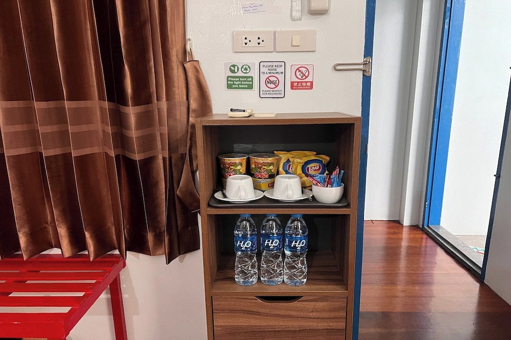 Phuket Old Town Hostel 8/61
