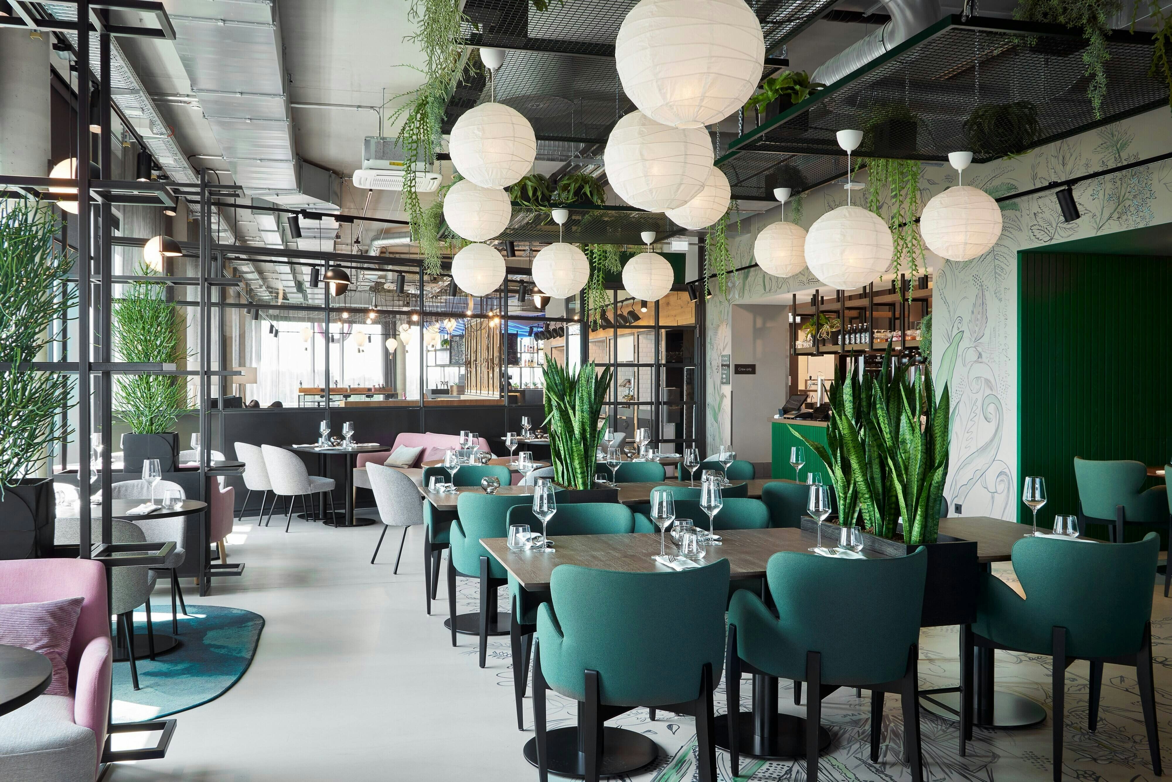 Moxy Cologne Bonn Airport 18/30