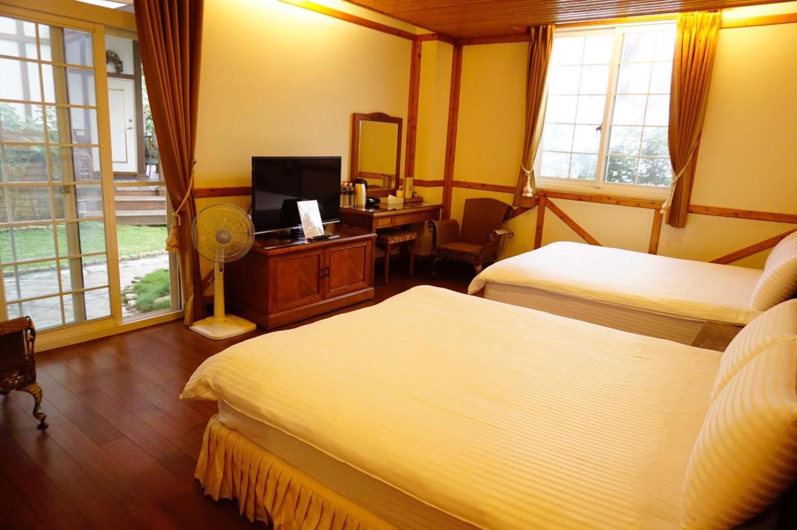 Euro Country Villa 13/41