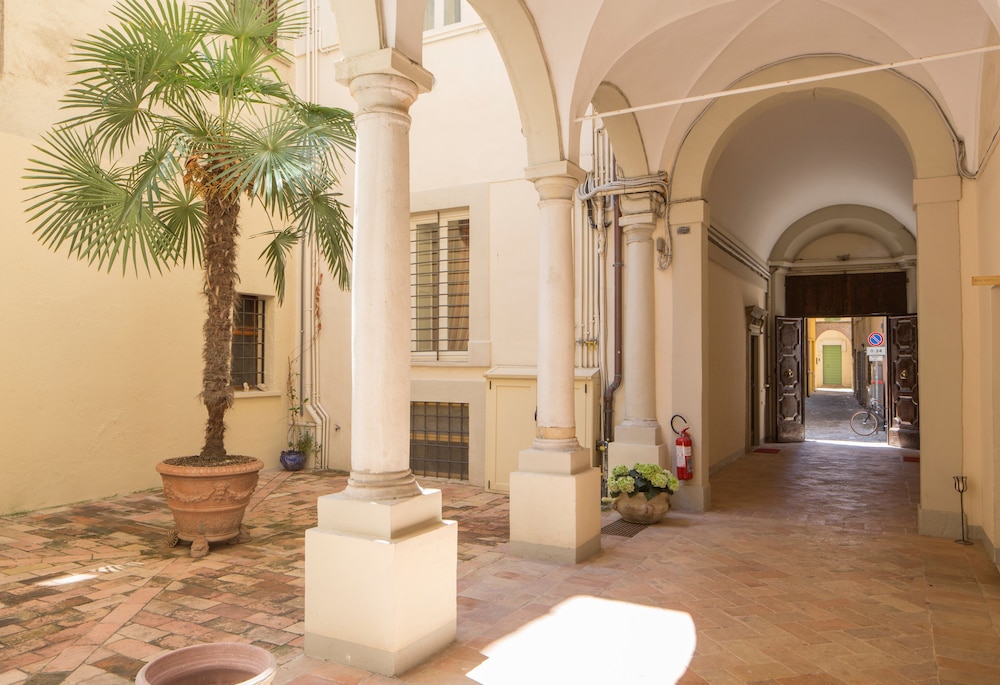 Palazzo Rotati 32/50