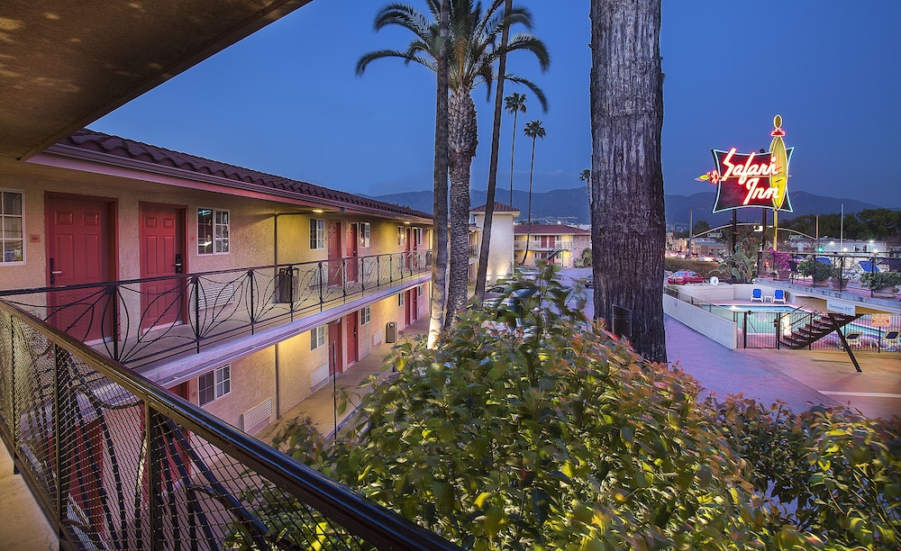 Safari Inn, a Coast Hotel