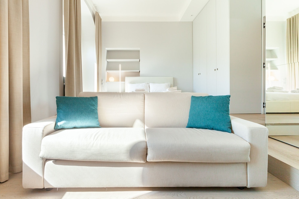 Easyhomes Duomo Suites and Apartments 16/38