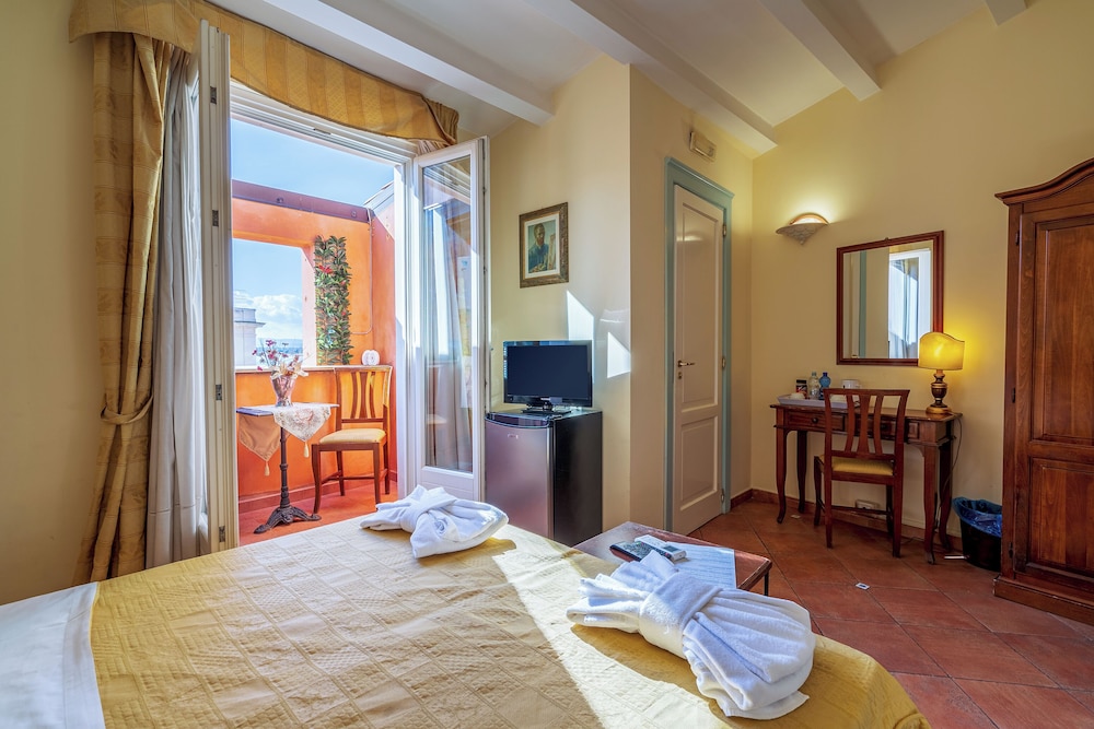 COMFORT, DOUBLE BED, SEA VIEW, BALCONY