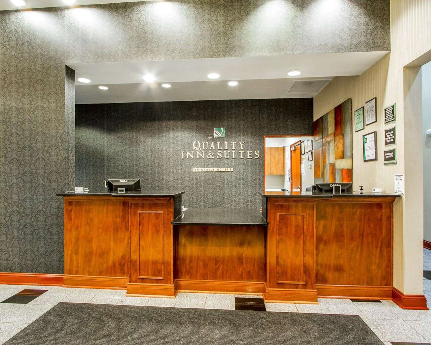 Quality Inn & Suites Greenville I-65 7/34
