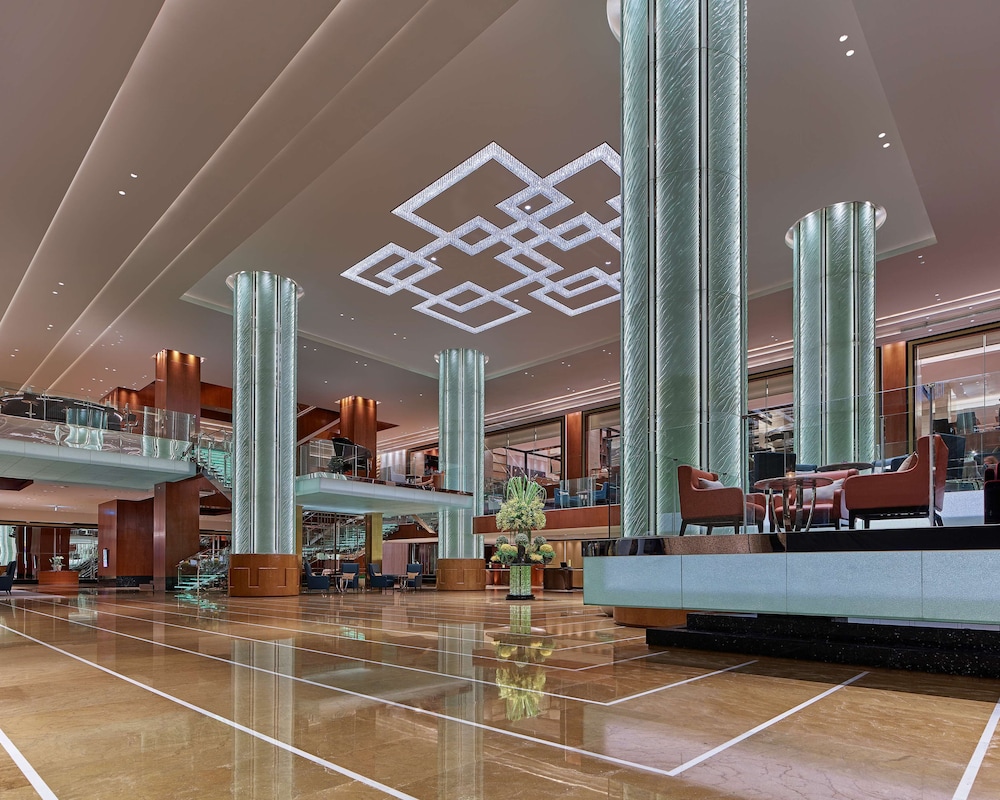 Lobby at Grand Hyatt Manila, TAGUIG