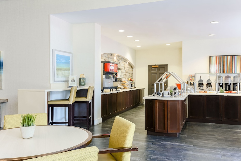 Staybridge Suites Miami Doral Area 10/55