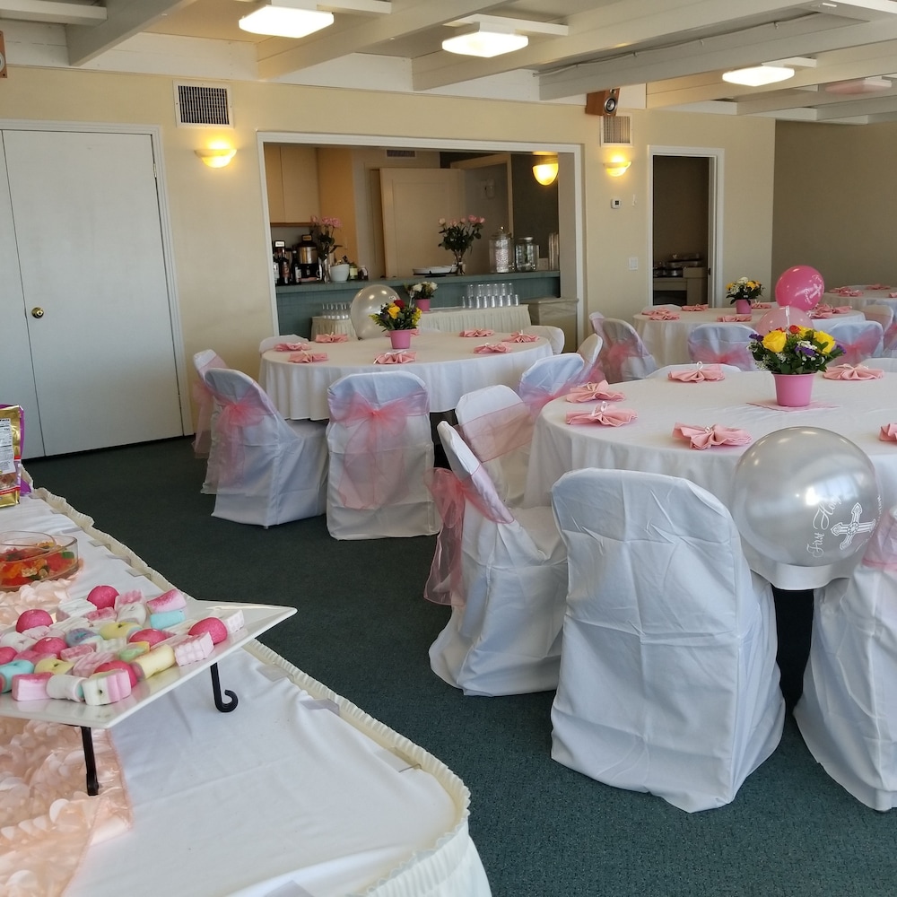 Tamarack Beach Resort Hotel 42/65