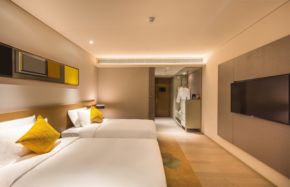 Novotel Shenzhen Bantian 6/50