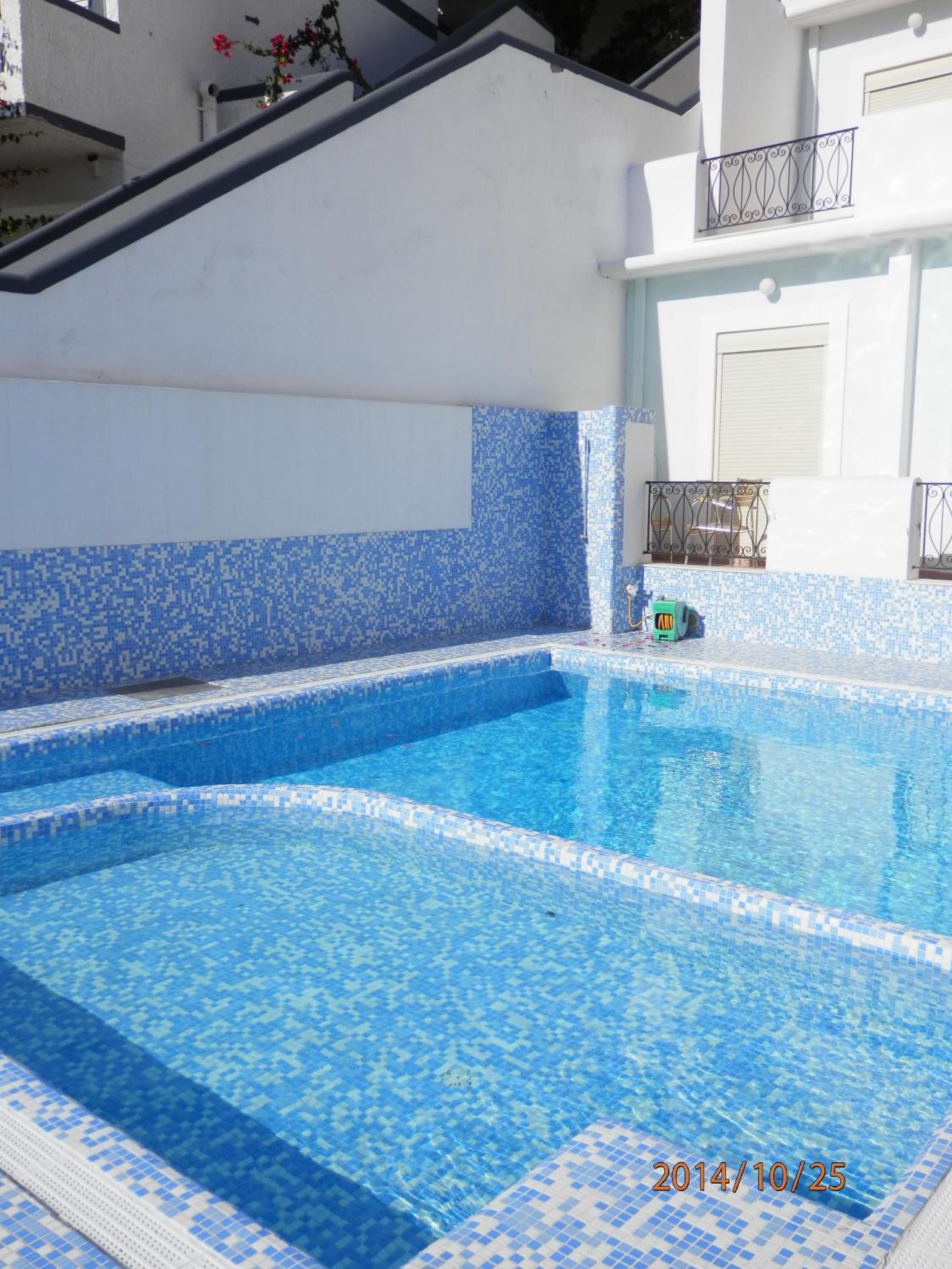 Glaros Hotel 37/63