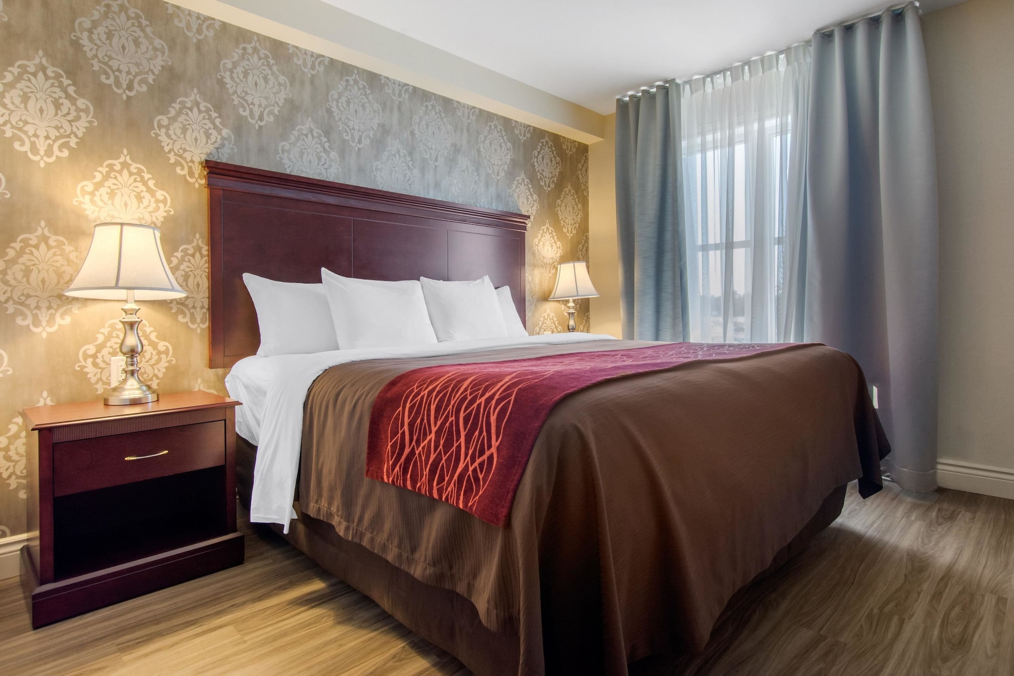 Suite, King Bed