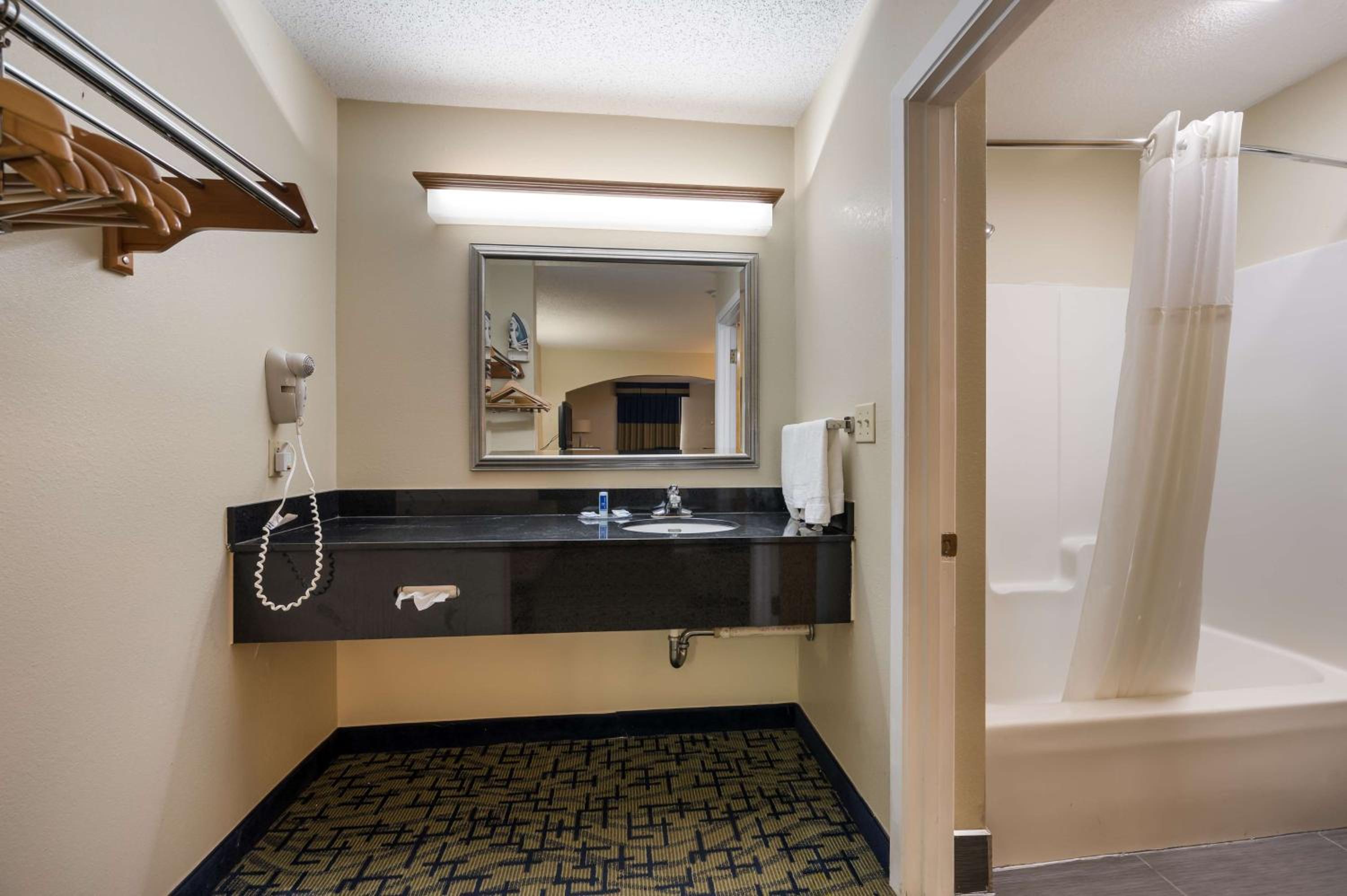 غرفة بسريرين مزدوجين للمدخنين، SureStay Hotel by Best Western Meridian 5/7