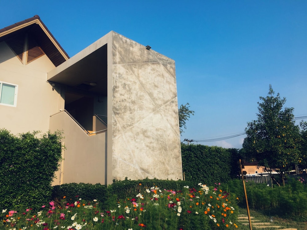 Shanti-Retreat 5/33