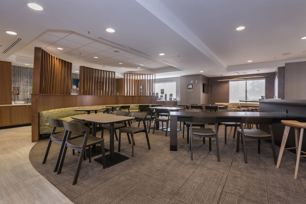 SpringHill Suites by Marriott Charlotte Concord Mills Spdwy 27/36