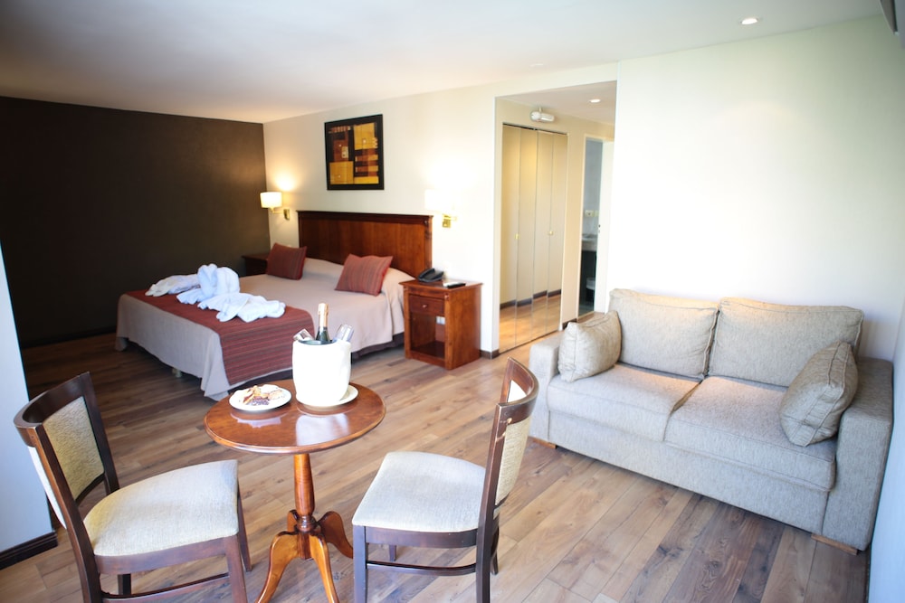 Howard Johnson by Wyndham San Pedro 21/29