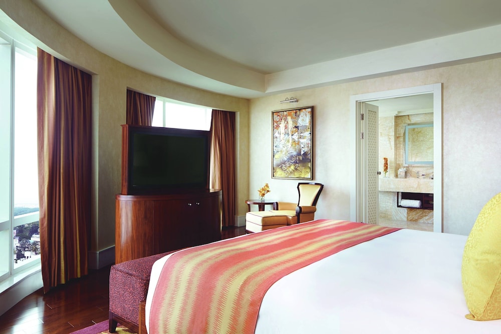 THE RITZ-CARLTON, BANGALORE 1/43