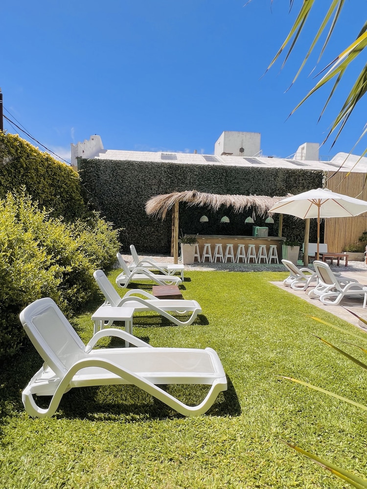 Atlantico Boutique Hotel 62/66