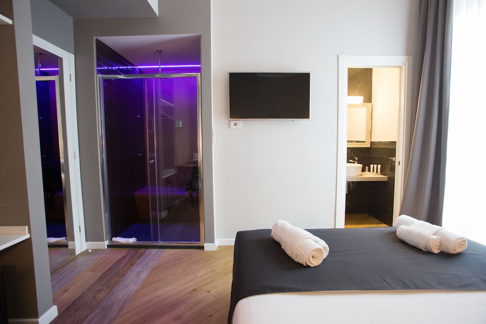 Ara Suite 10/38