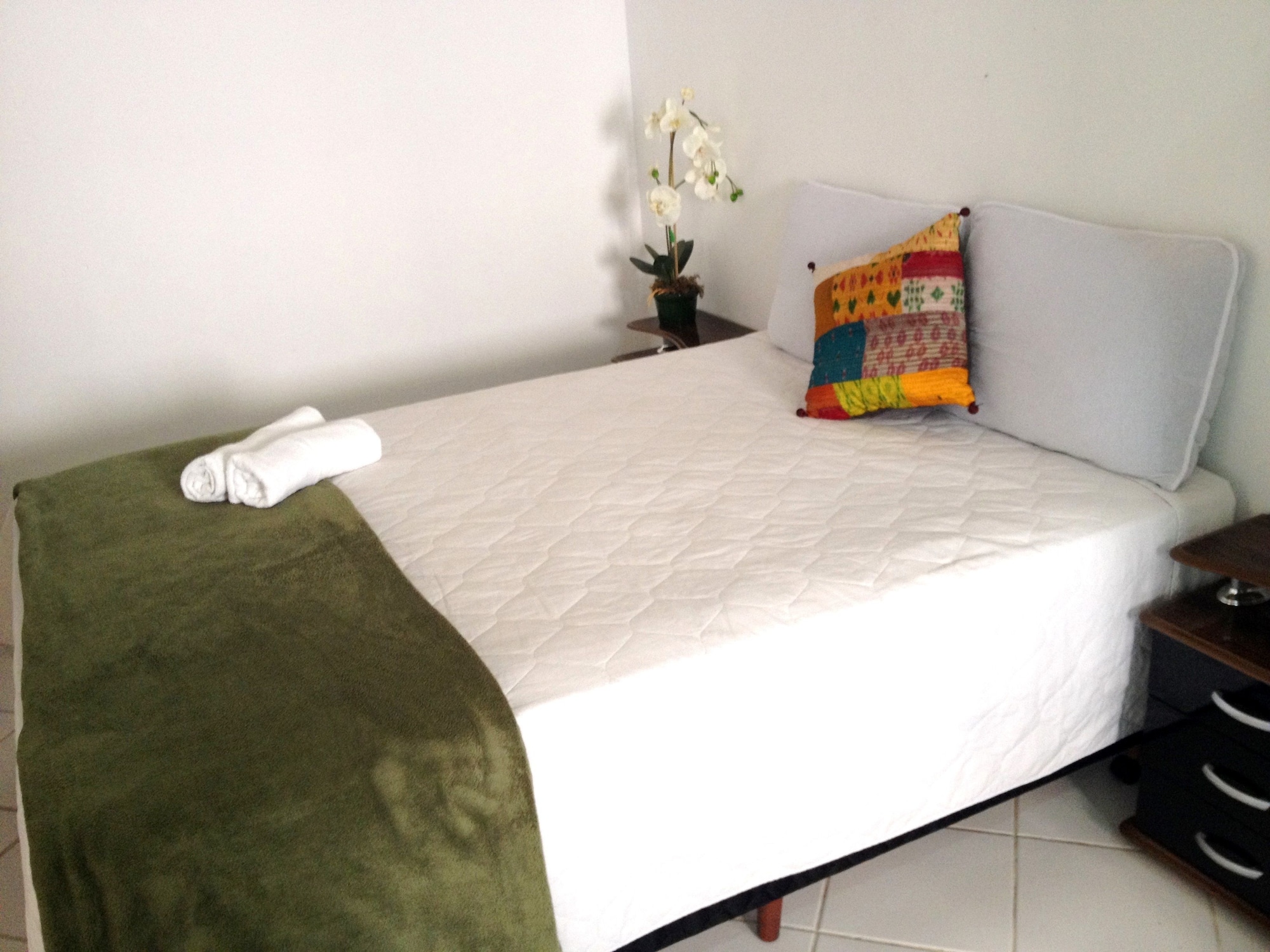 Luxury, Flat, 1 Queen and 1 Single Bed