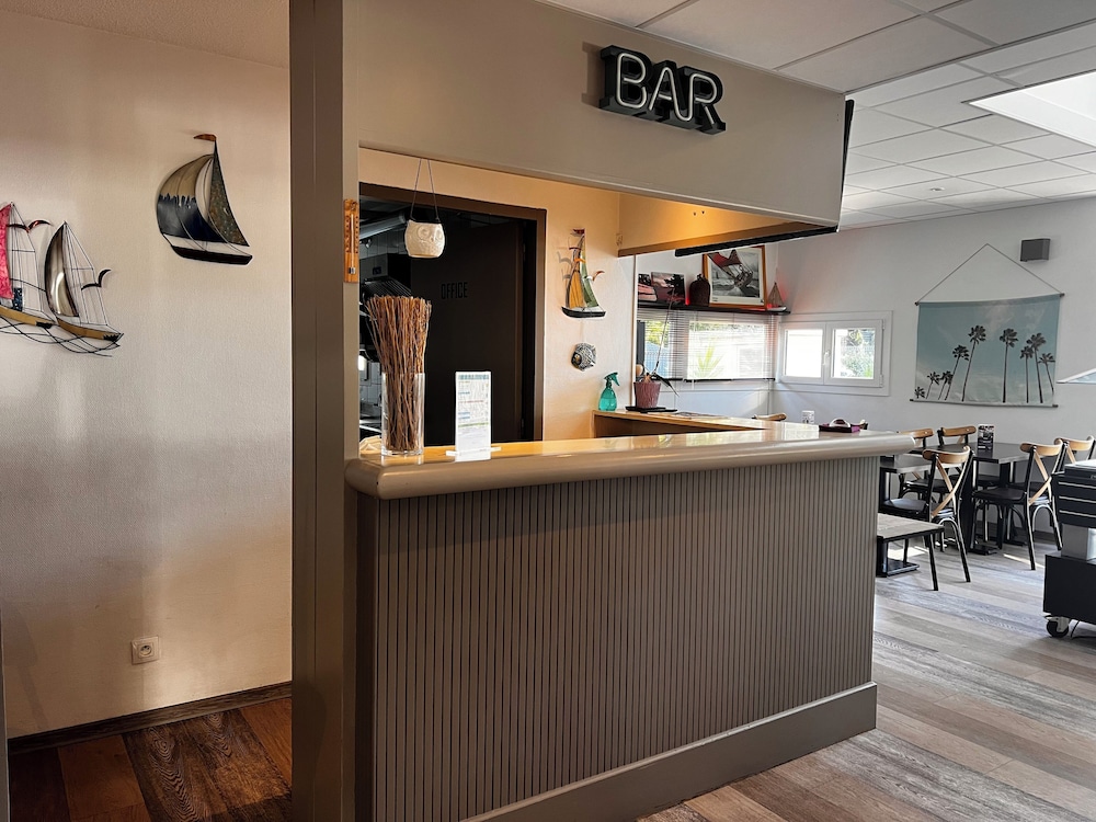 Good Hotel Marseille Aubagne 10/54