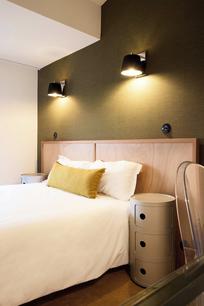 HOTEL HENRI IV 22/69