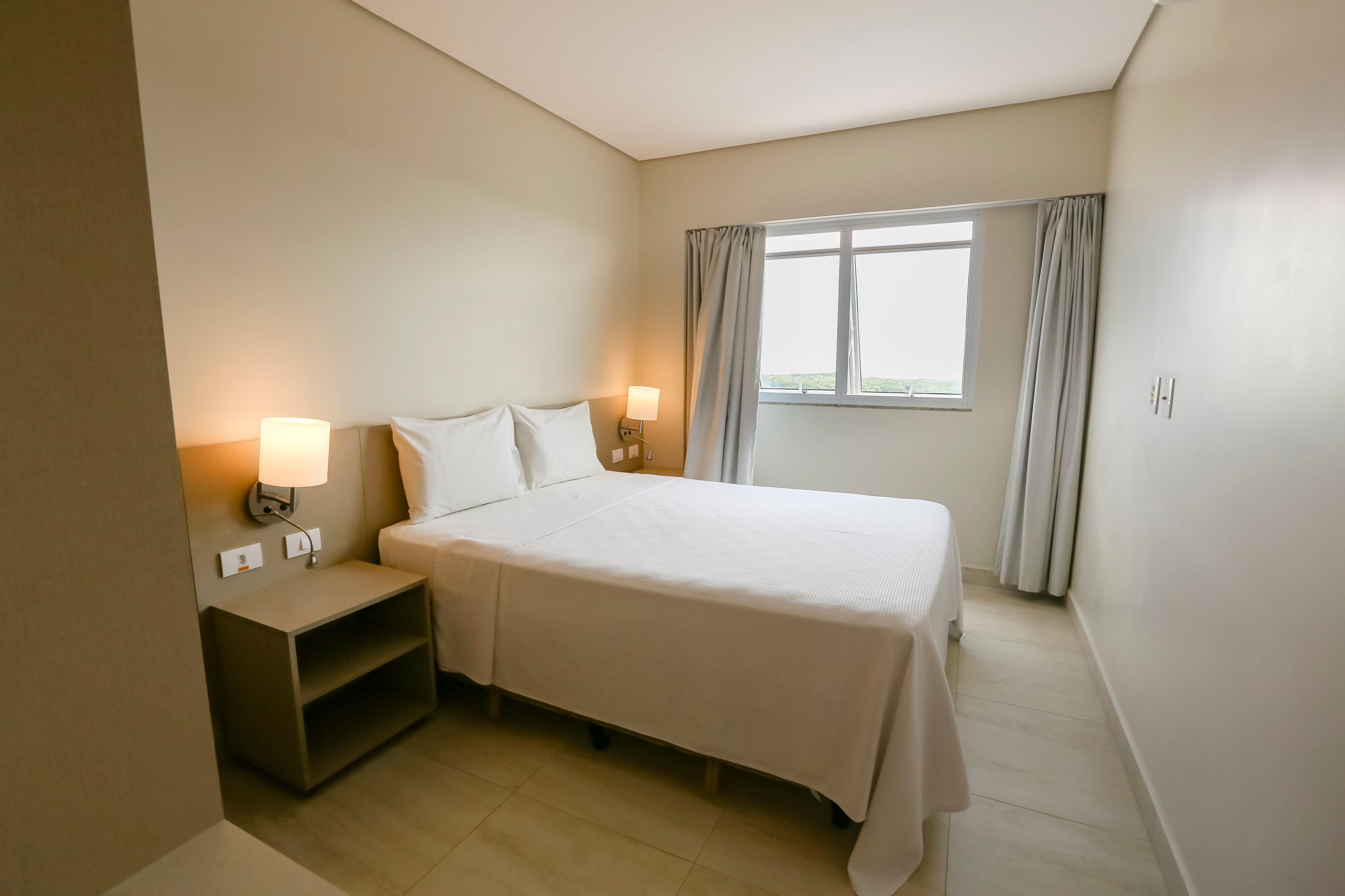 1 Bedroom, Apartment, Side View