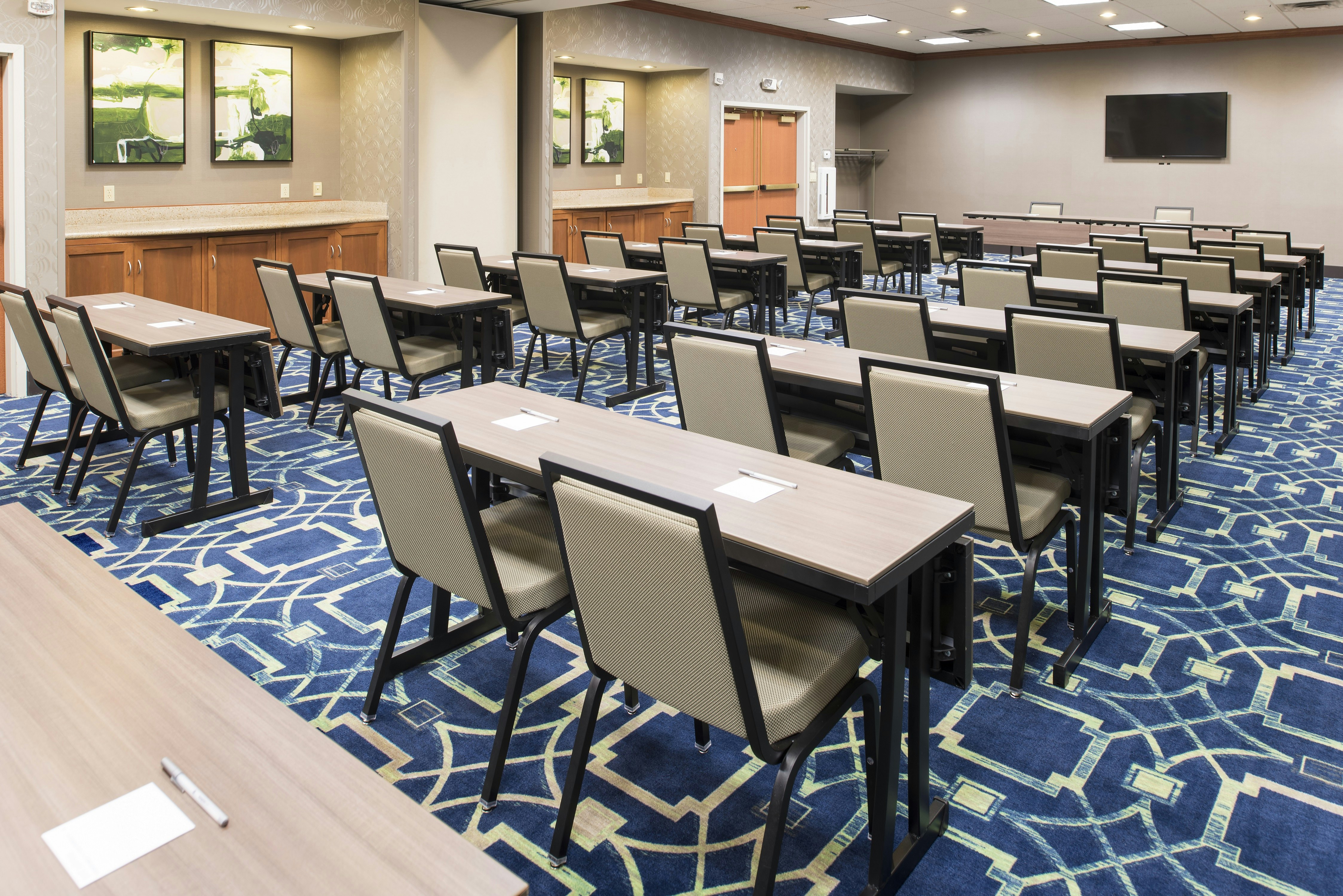 Hampton Inn & Suites East Lansing Okemos 67/80