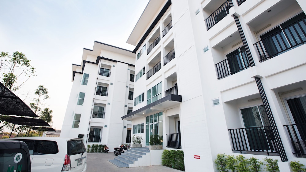 B2 Korat Boutique & Budget Hotel 34/35