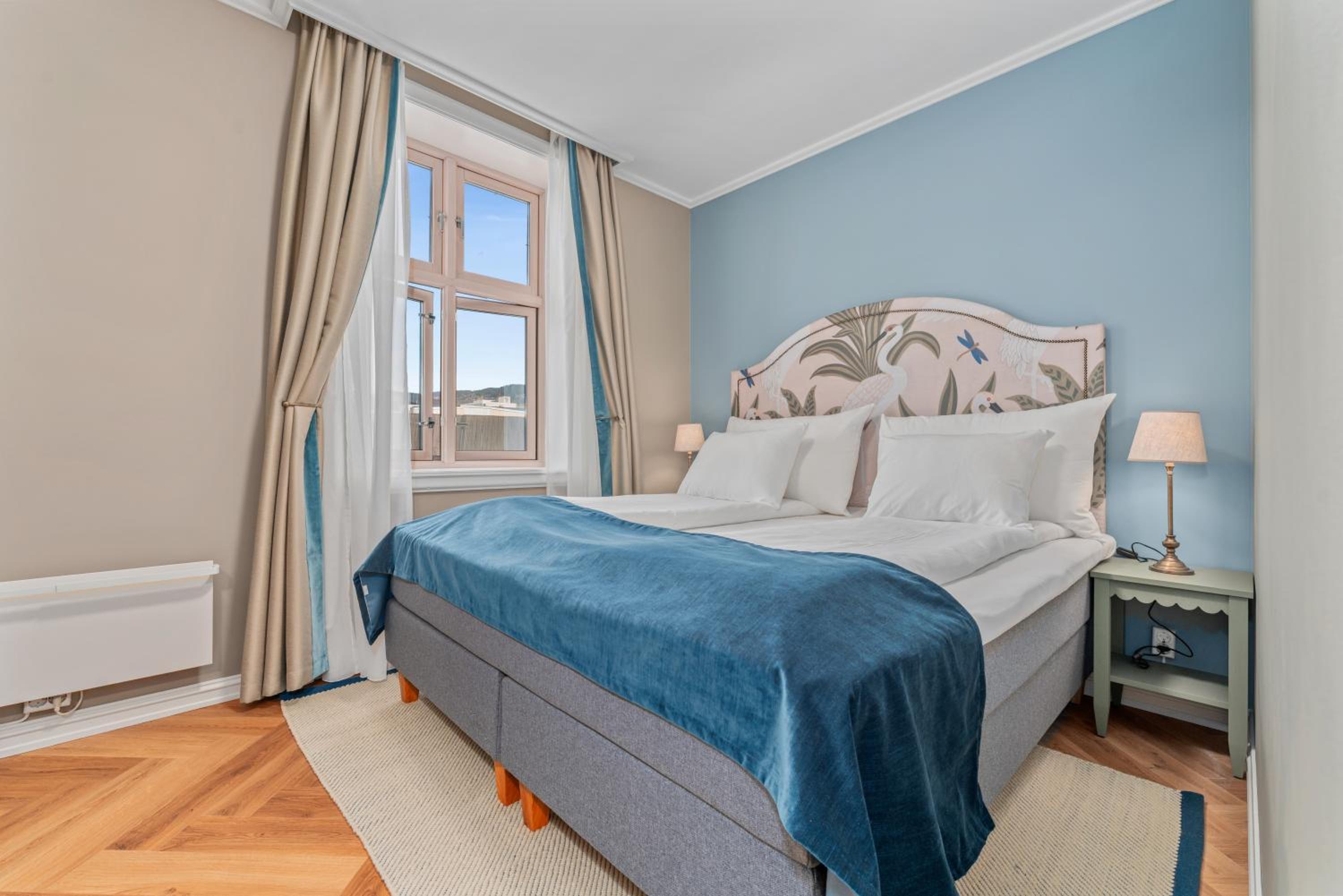 جناح، First Hotel Breiseth 2/10