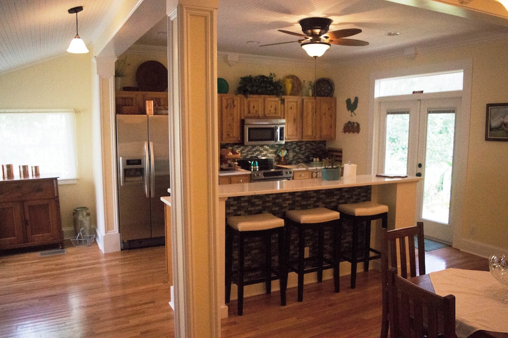 Dolan House B&B 10/20