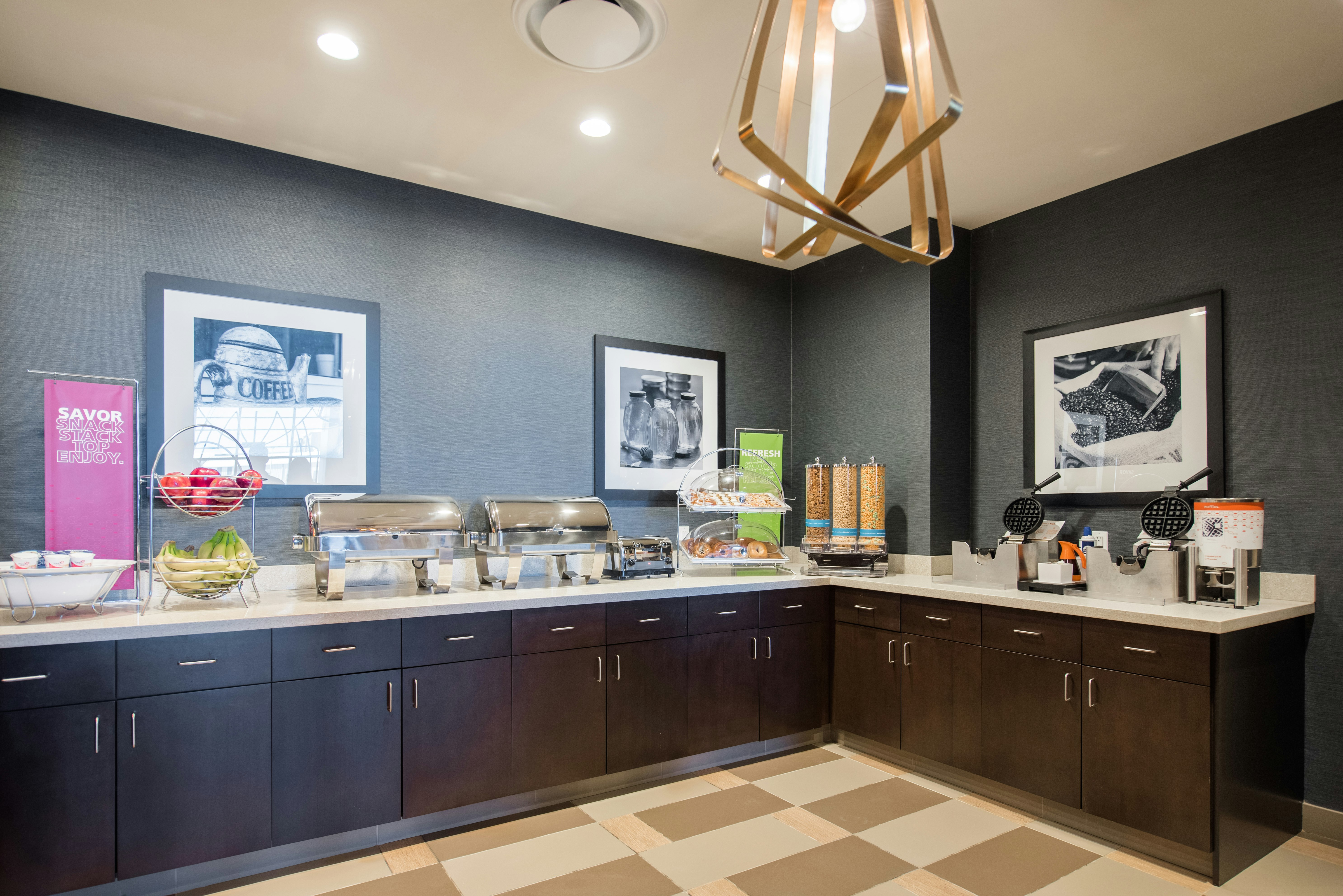 Hampton Inn and Suites Washington DC Navy Yard 10/55