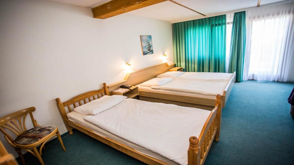 Hotel Olympica 7/36