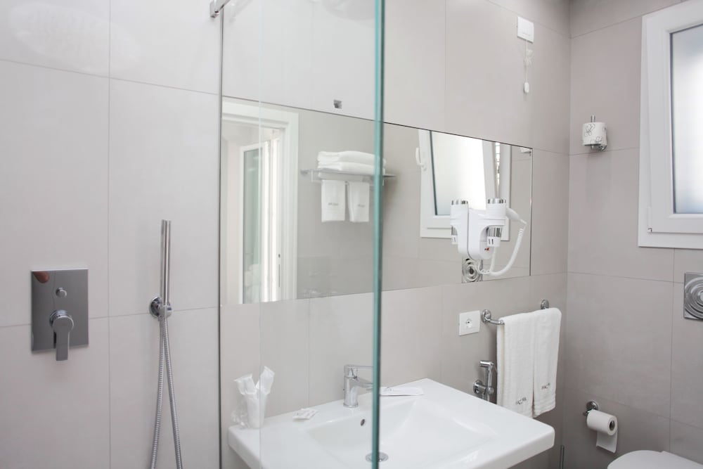 Rivazzurra Design Rooms 46/50
