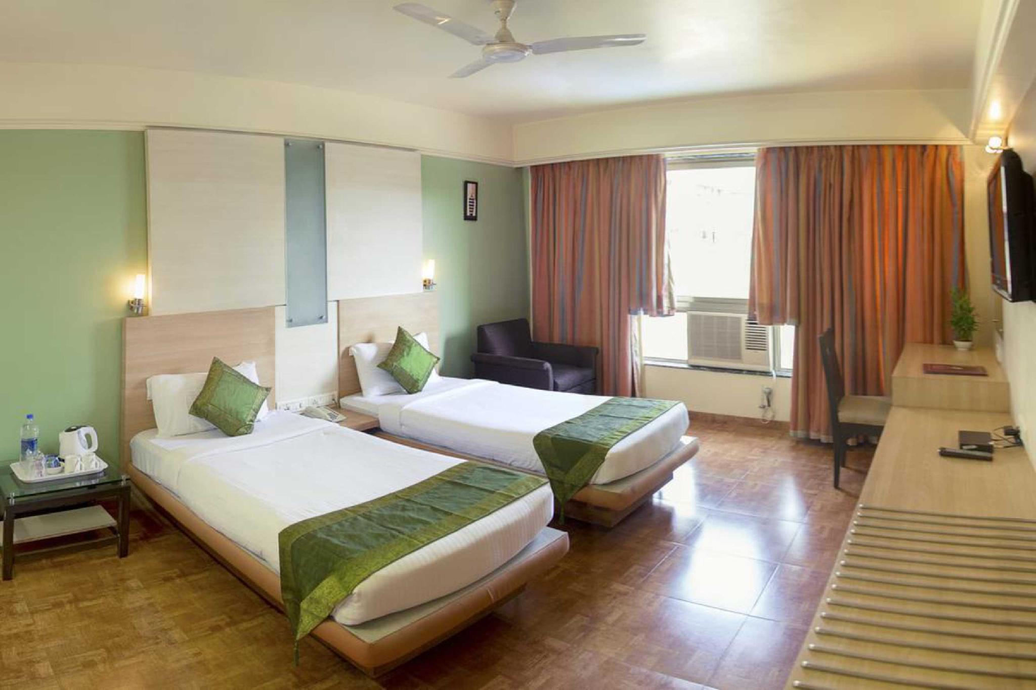DELUXE, DOUBLE BED