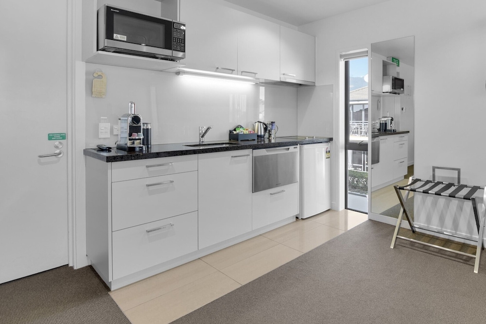 Delorenzo S Studio Apartments 48/72