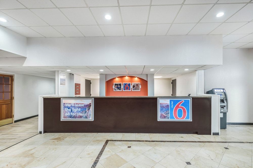 Motel6 Henderson, TX 10/44